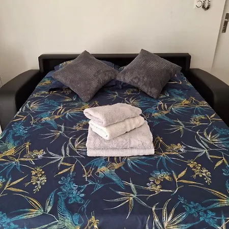 Pied A Terre En Duo