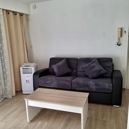 Pied A Terre En Duo *