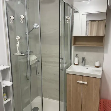 Pied A Terre En Duo 芒通